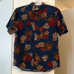 button up Blue Floral Size medium Short Sleeve shirt Denim & Flower Ricky Singh